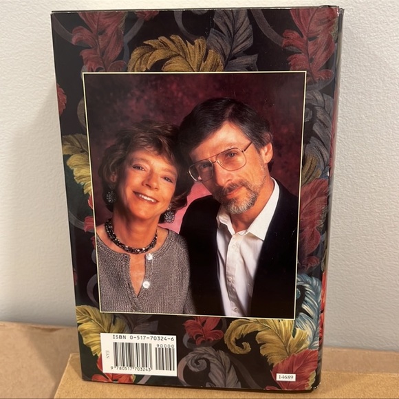 ⭐️3 for $15⭐️ Hardcover | Acts of Love by Judith Michael - Picture 2 of 3